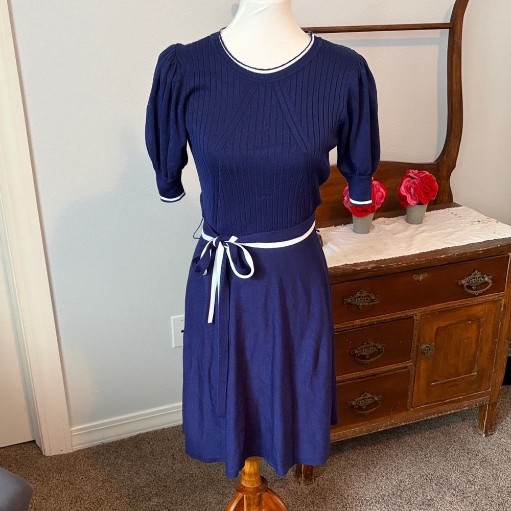 Draper James Navy Knit A-Line dress with White Contrast Tie
